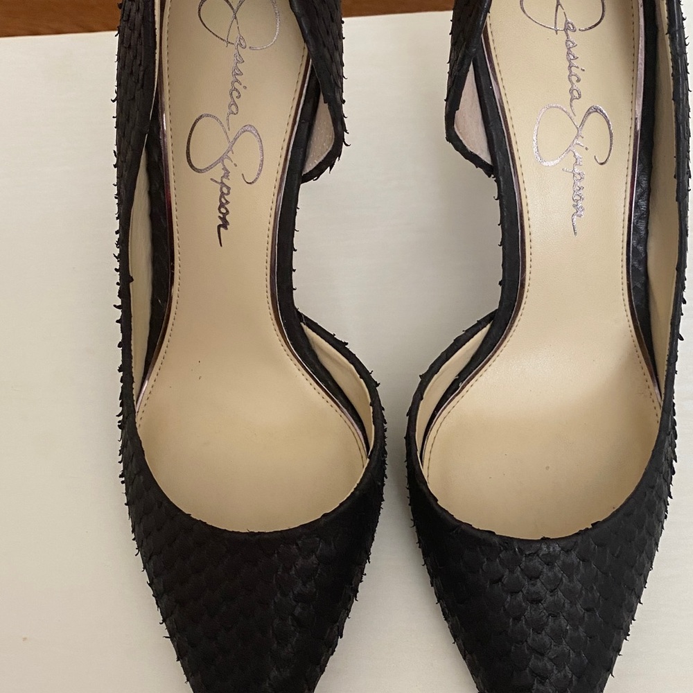 Jessica Simpson Women’s Lucian Pumps